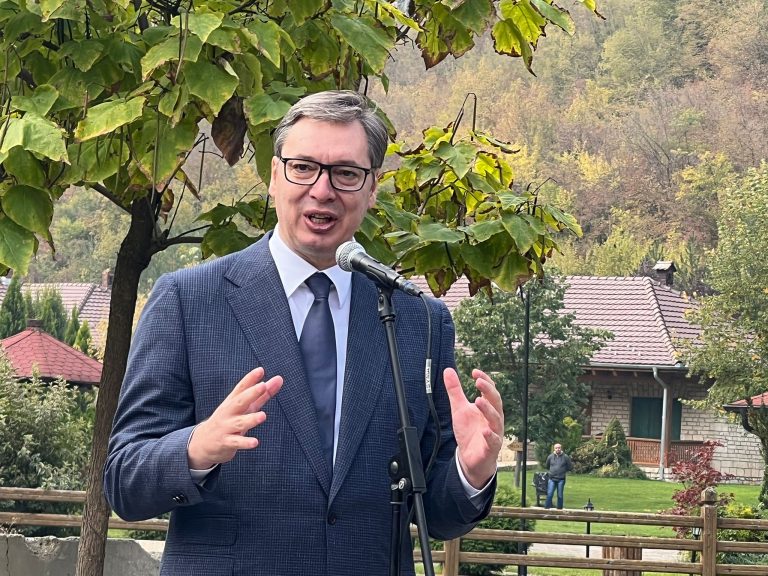 Vučić: Nema više para za Novi Pazar, razočaran sam Ljajićem i Zukorlićem,