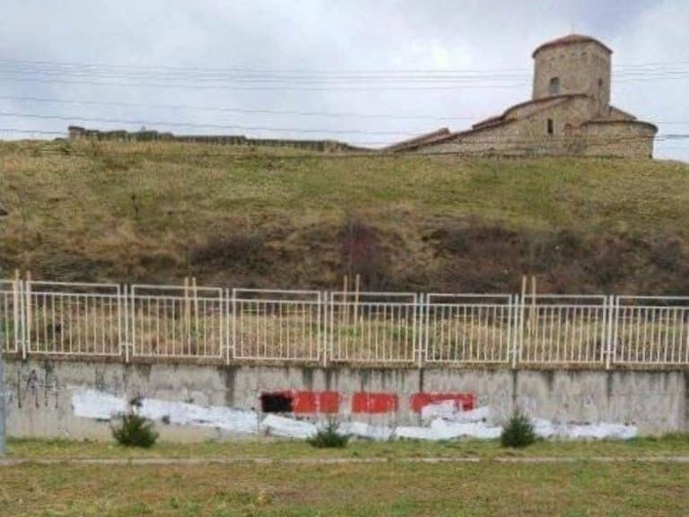 Forum 10: Tražimo od nadležnih da odmah pronađu autore spornog grafita