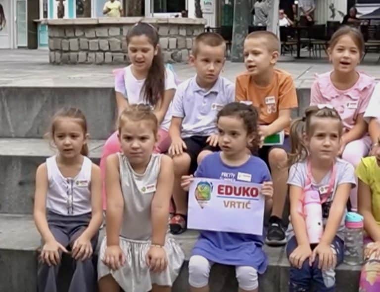Mališani iz vrtića ‘Eduko’ Put sredine proverili islamsko znanje sugrađana na ulicama Novog Pazara